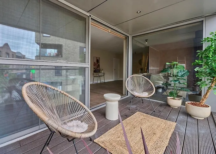 Aurora City Apartment